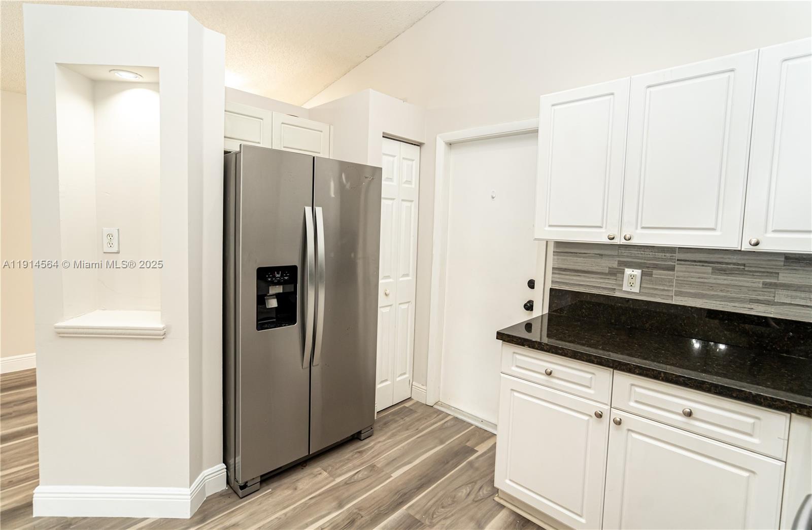 SECTORS 3 & 4 BOUNDARY PL - Residential Lease