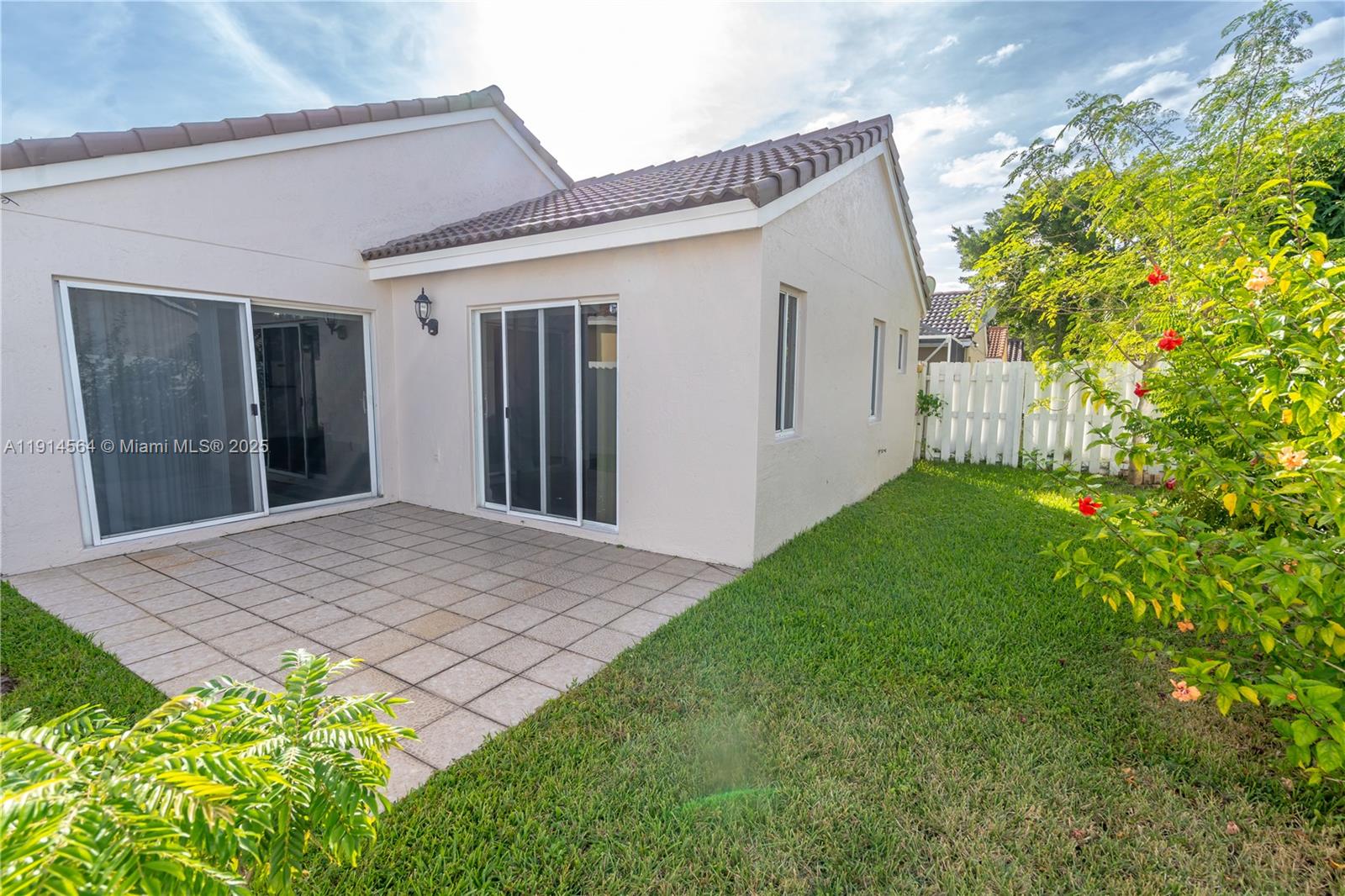 SECTORS 3 & 4 BOUNDARY PL - Residential Lease