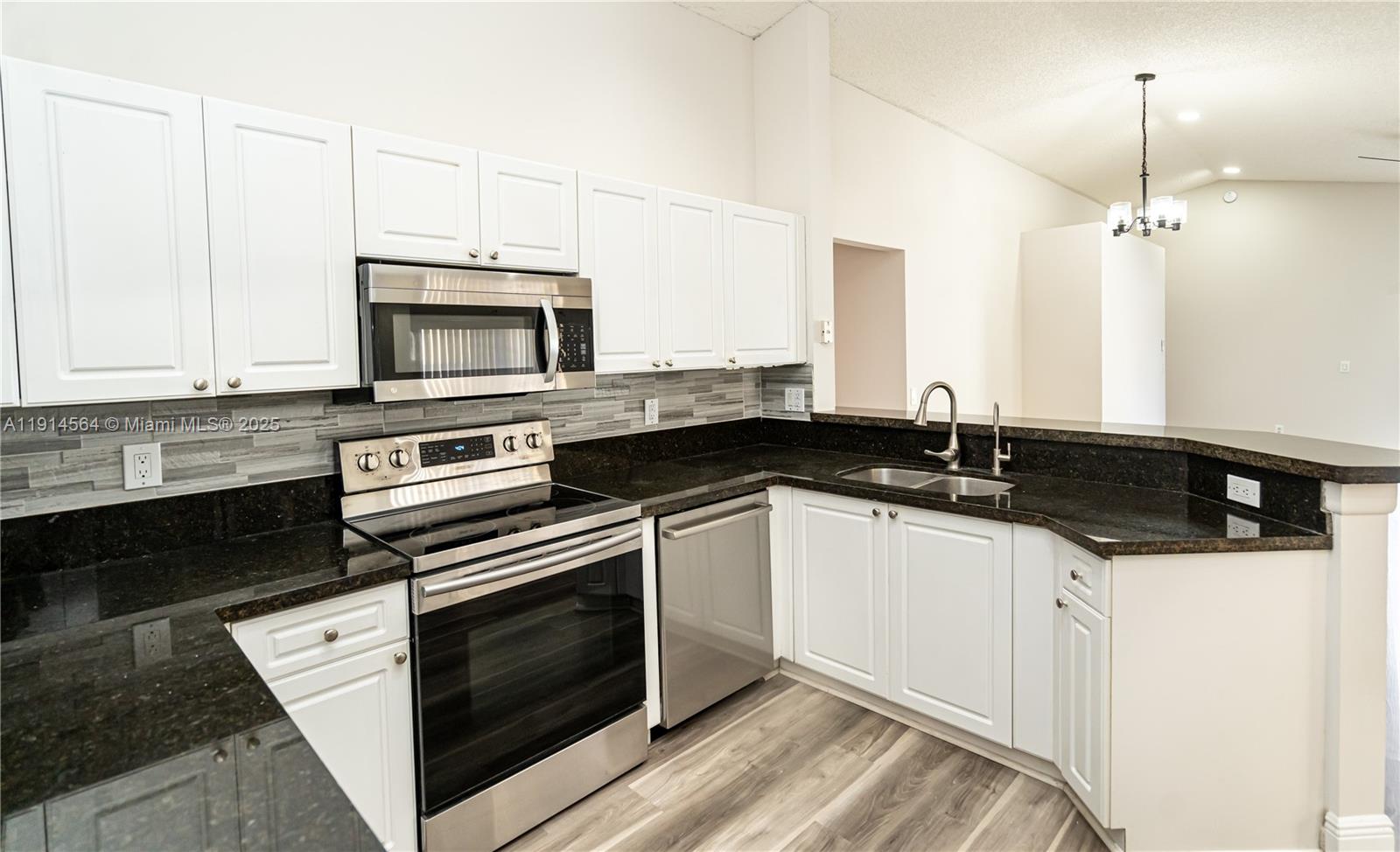 SECTORS 3 & 4 BOUNDARY PL - Residential Lease