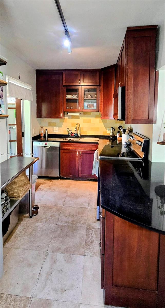 IRONS MANOR 4TH ADDN - Residential