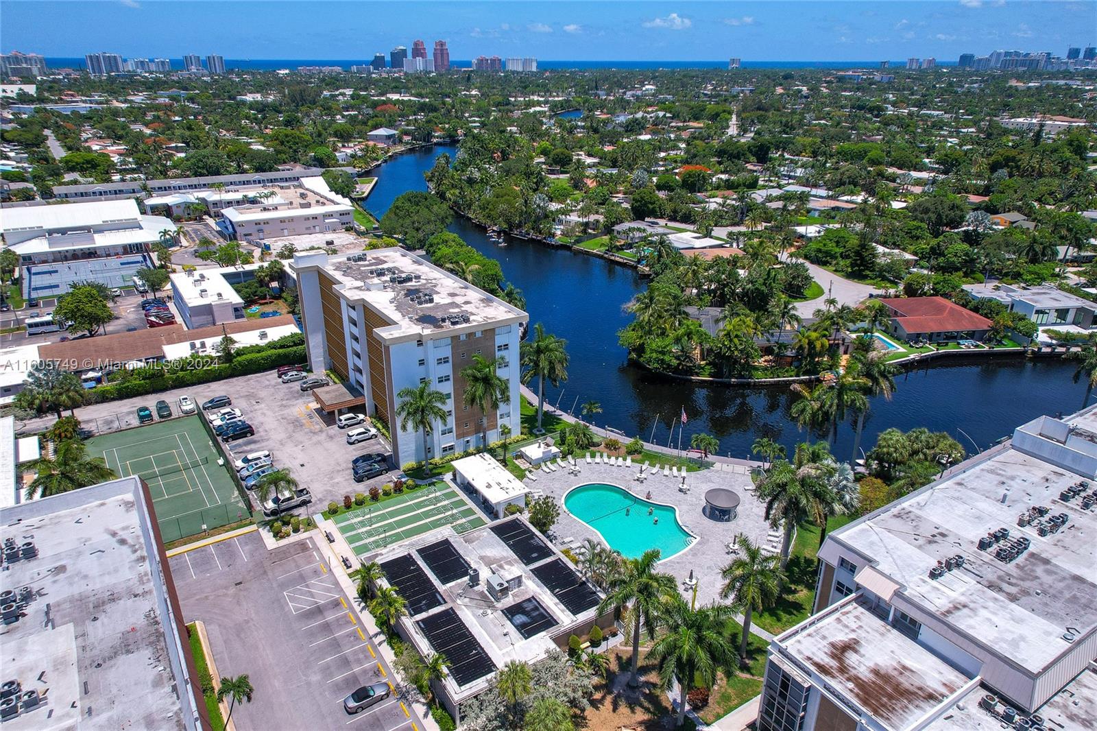 RIVER SHORES CONDO - Residential