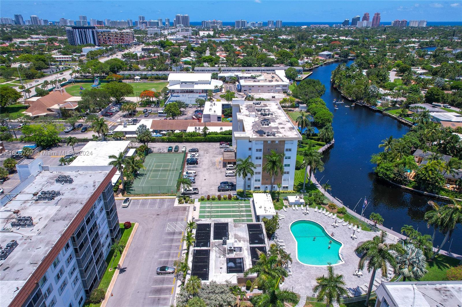 RIVER SHORES CONDO - Residential