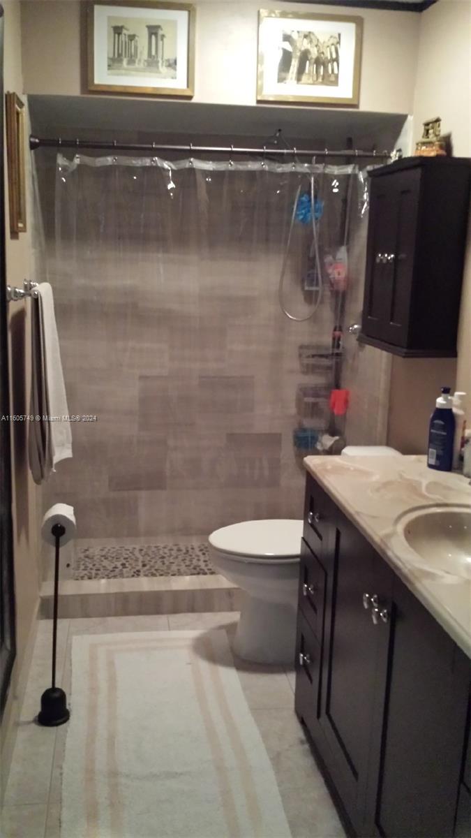 RIVER SHORES CONDO - Residential