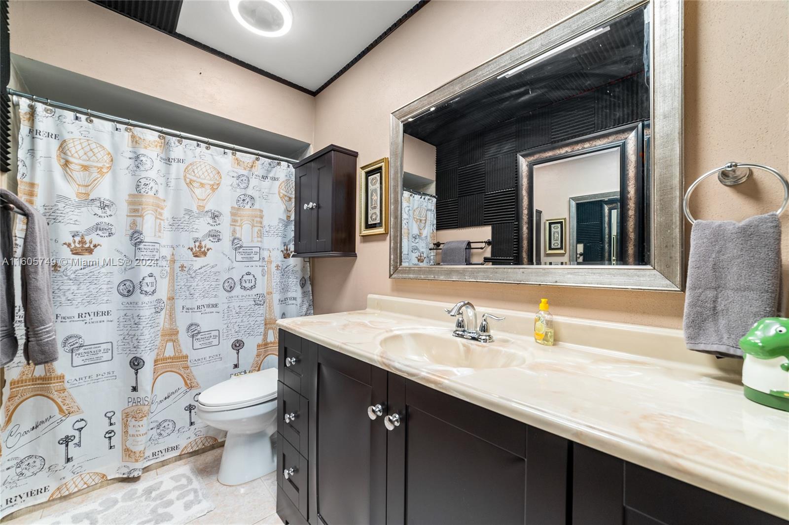 RIVER SHORES CONDO - Residential