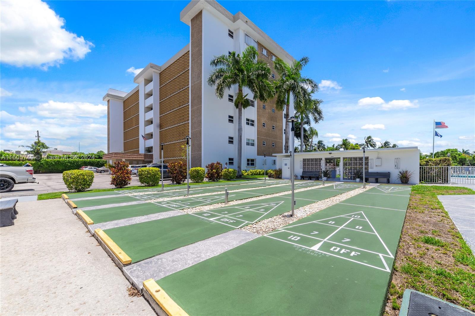 RIVER SHORES CONDO - Residential