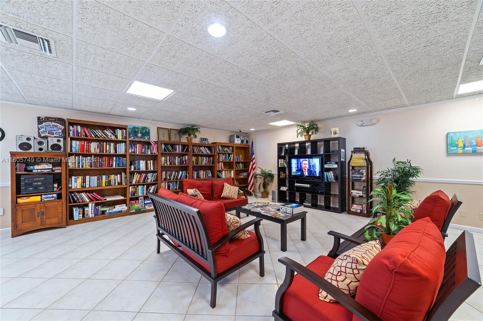 RIVER SHORES CONDO - Residential