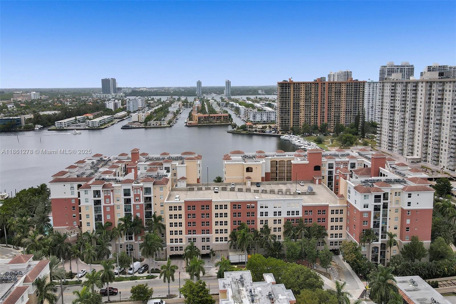 PORTO BELLAGIO CONDO - Residential