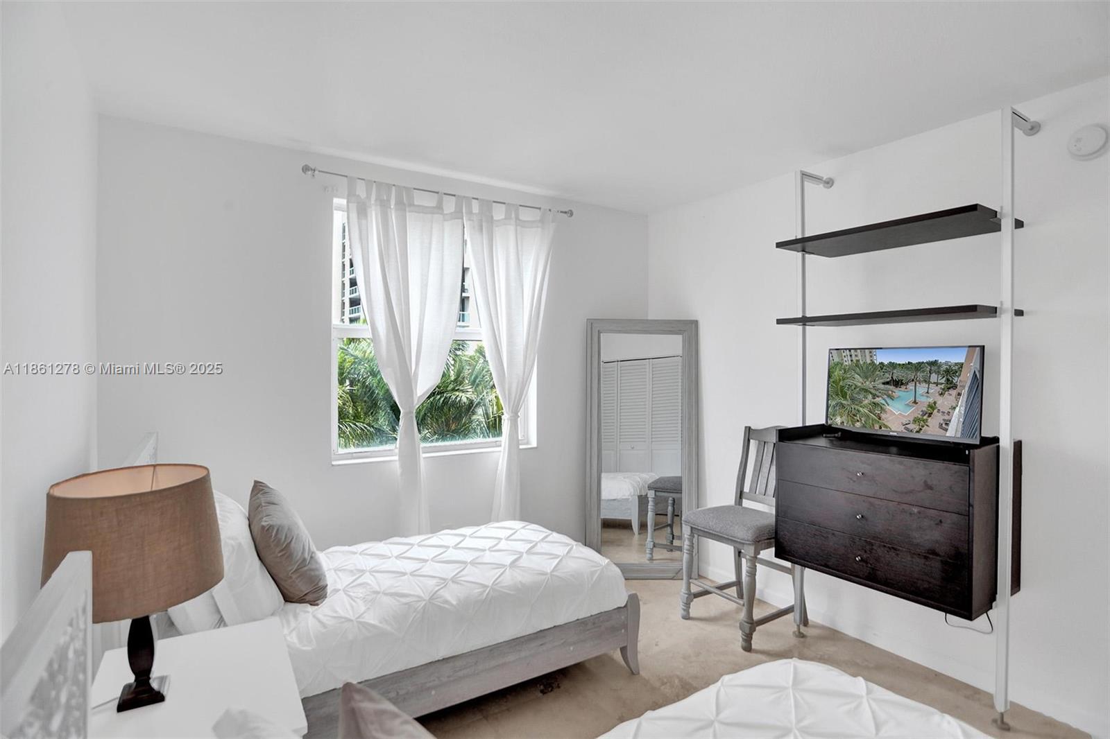 PORTO BELLAGIO CONDO - Residential