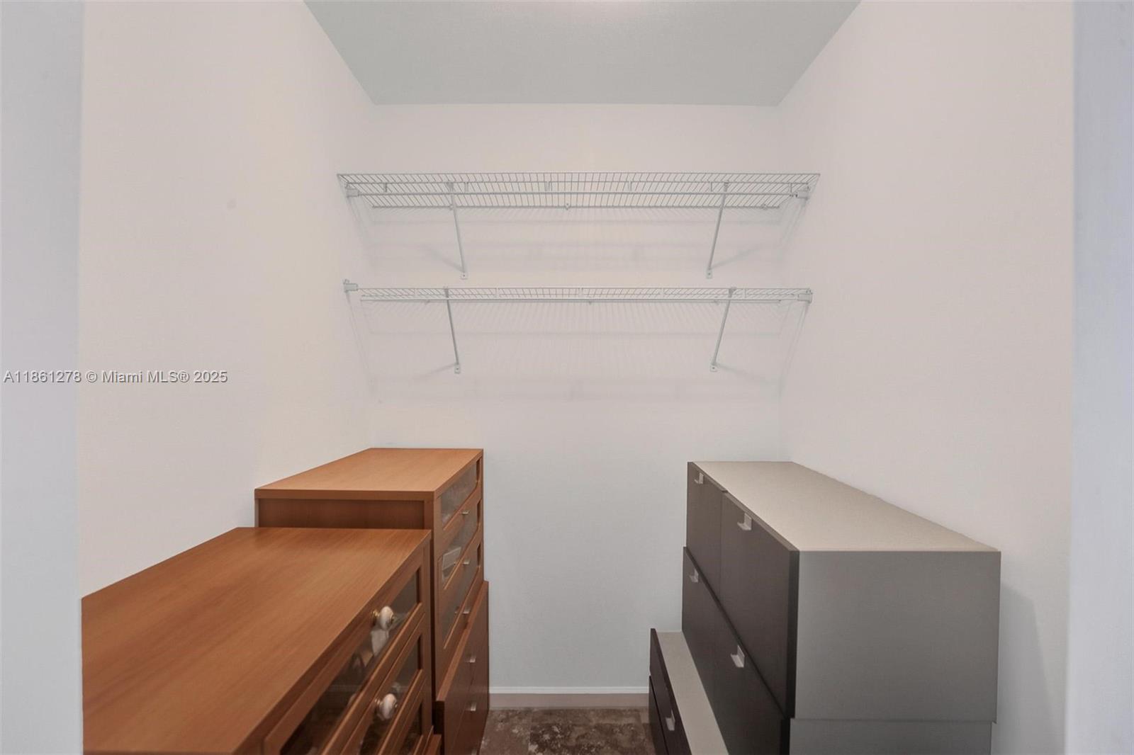 PORTO BELLAGIO CONDO - Residential