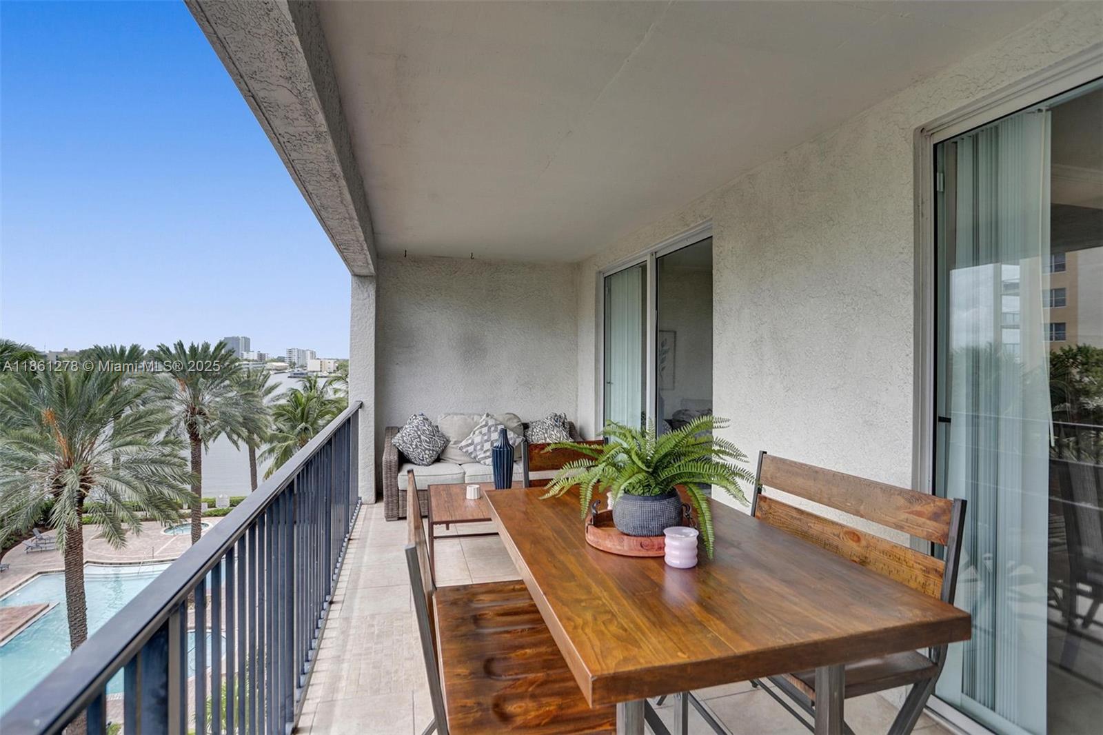 PORTO BELLAGIO CONDO - Residential