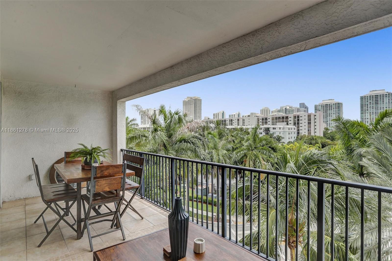 PORTO BELLAGIO CONDO - Residential