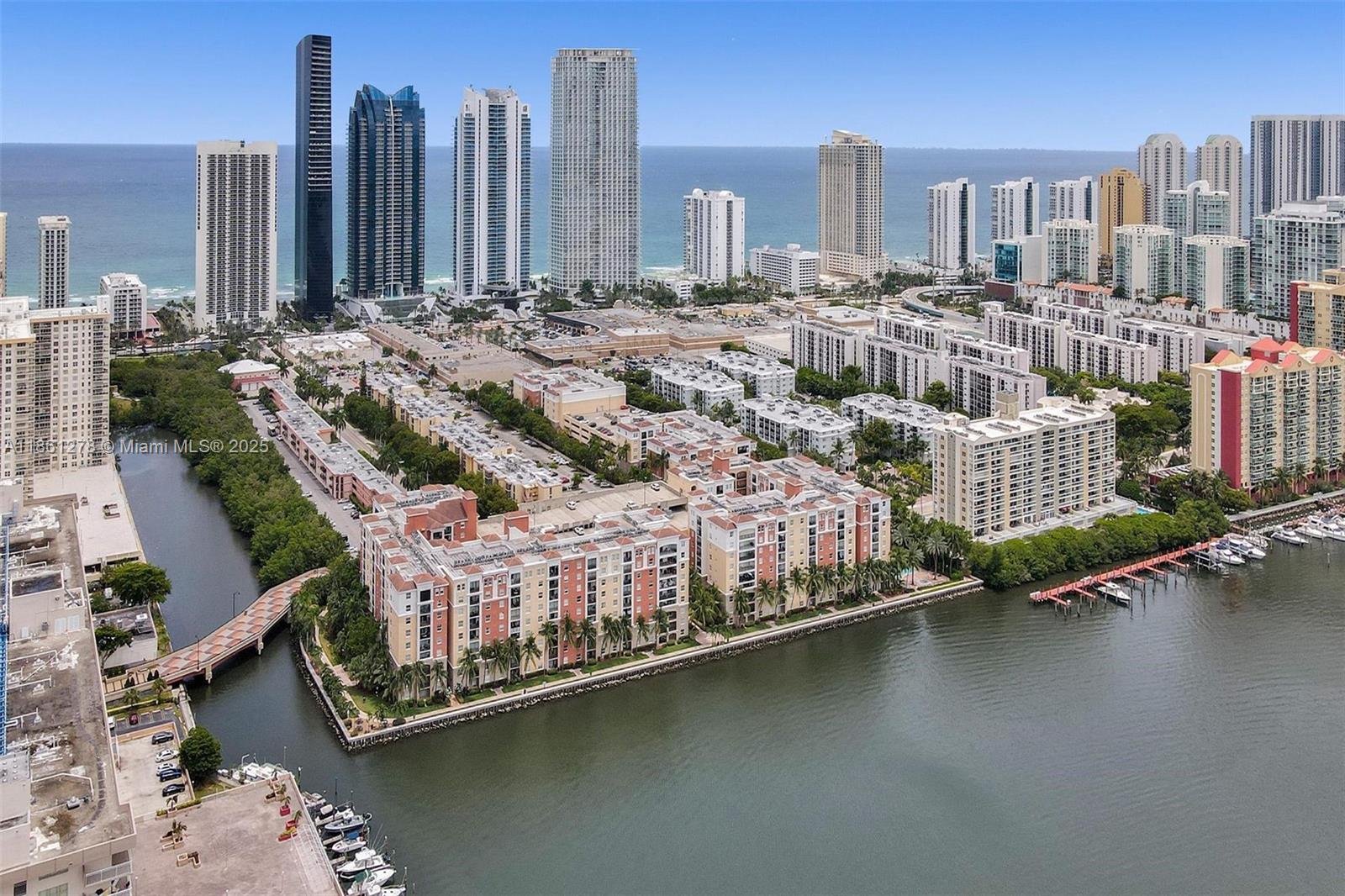 PORTO BELLAGIO CONDO - Residential