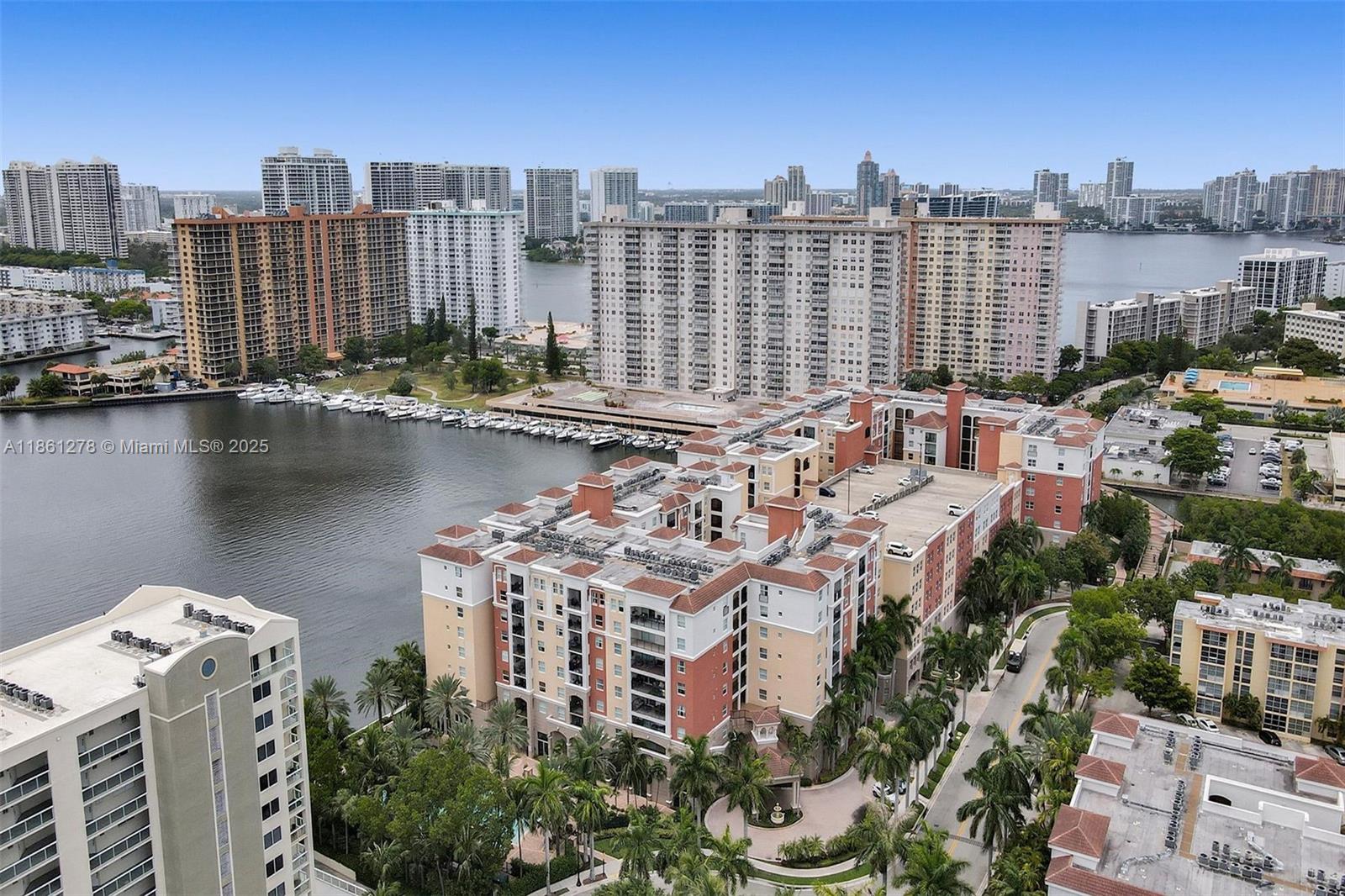 PORTO BELLAGIO CONDO - Residential