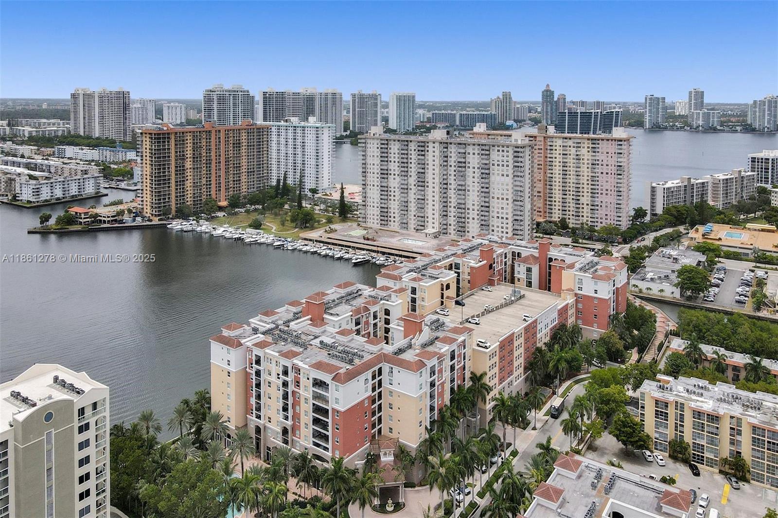 PORTO BELLAGIO CONDO - Residential