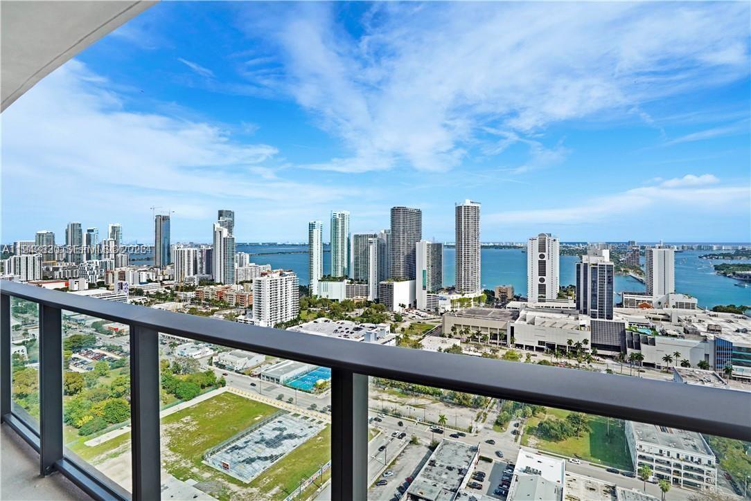 CANVAS CONDO - Residential Lease