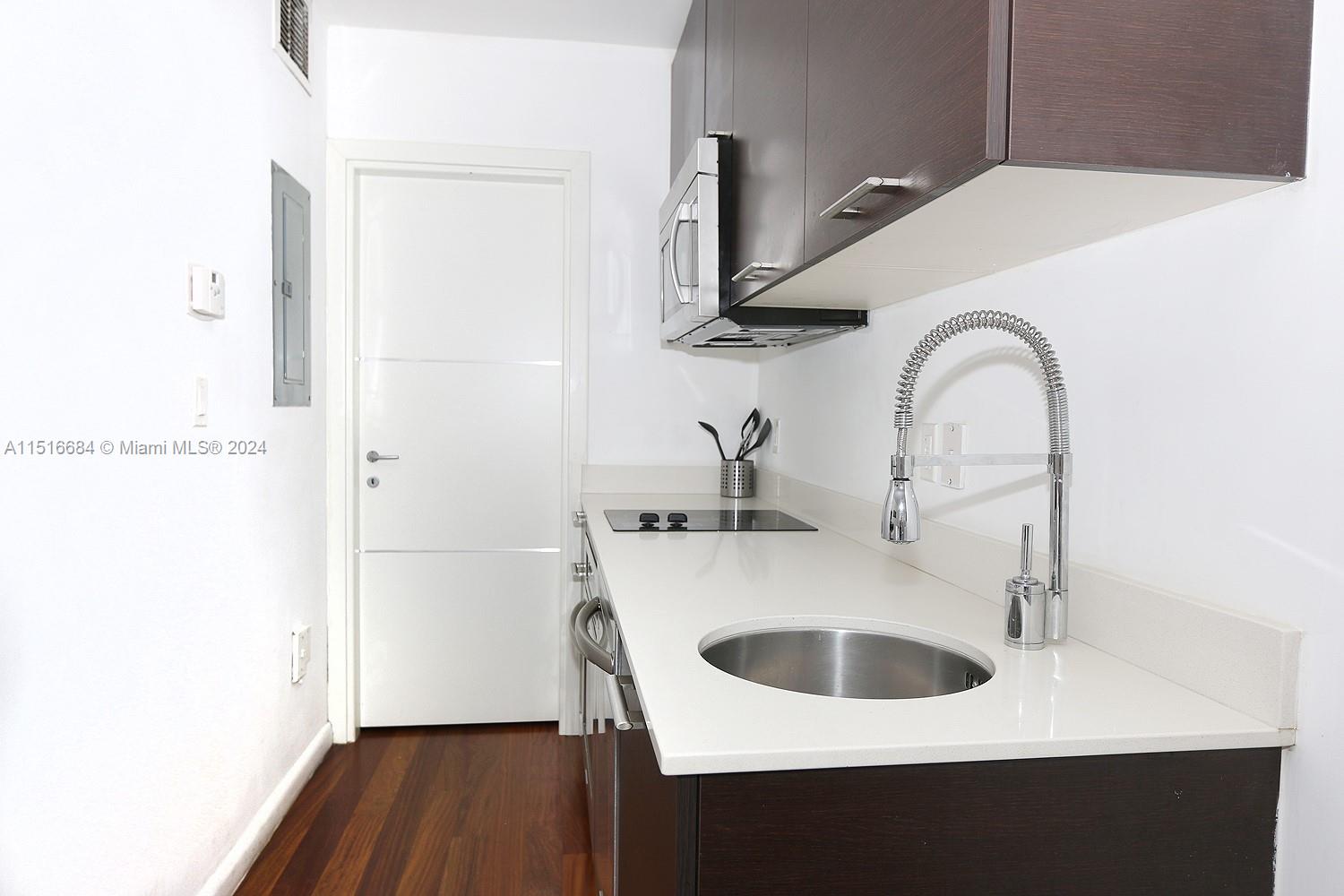 ETRURIA CONDO - Residential Lease