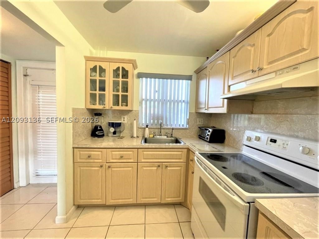 View photos, virtual tours, details... 9900 Sunrise Lakes Blvd 210