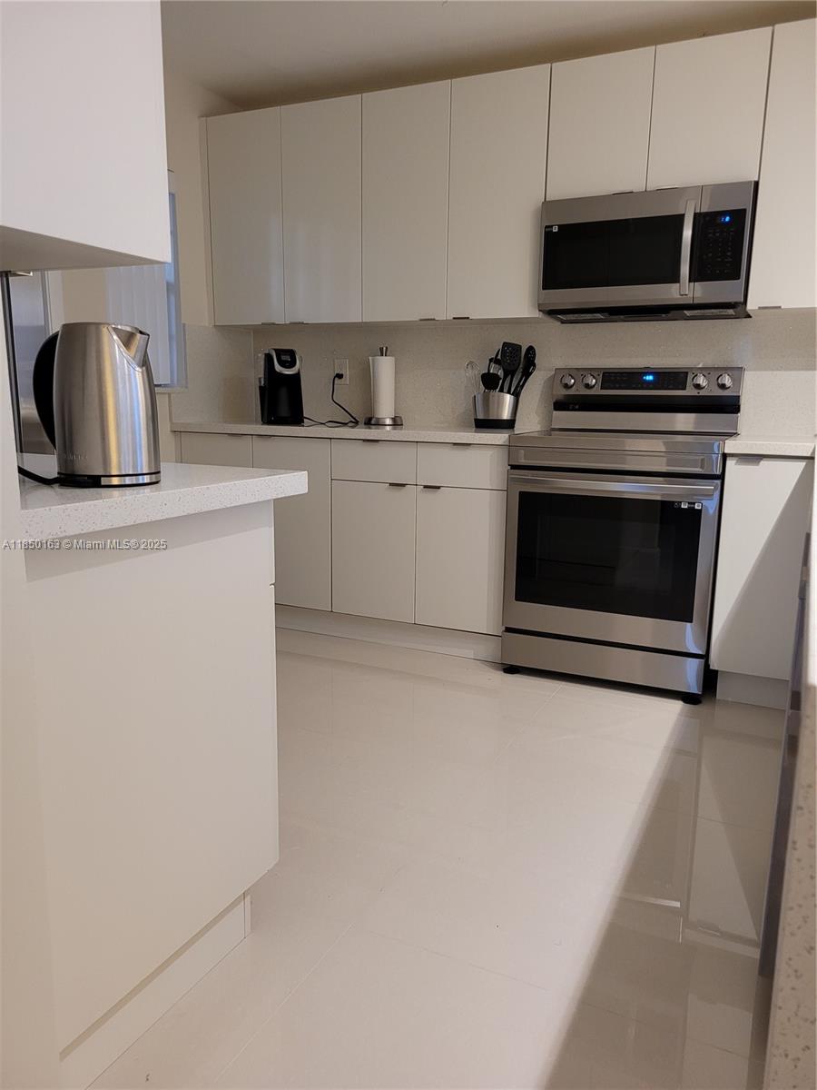 ARROWHEAD CONDO NO VIII - Residential Lease