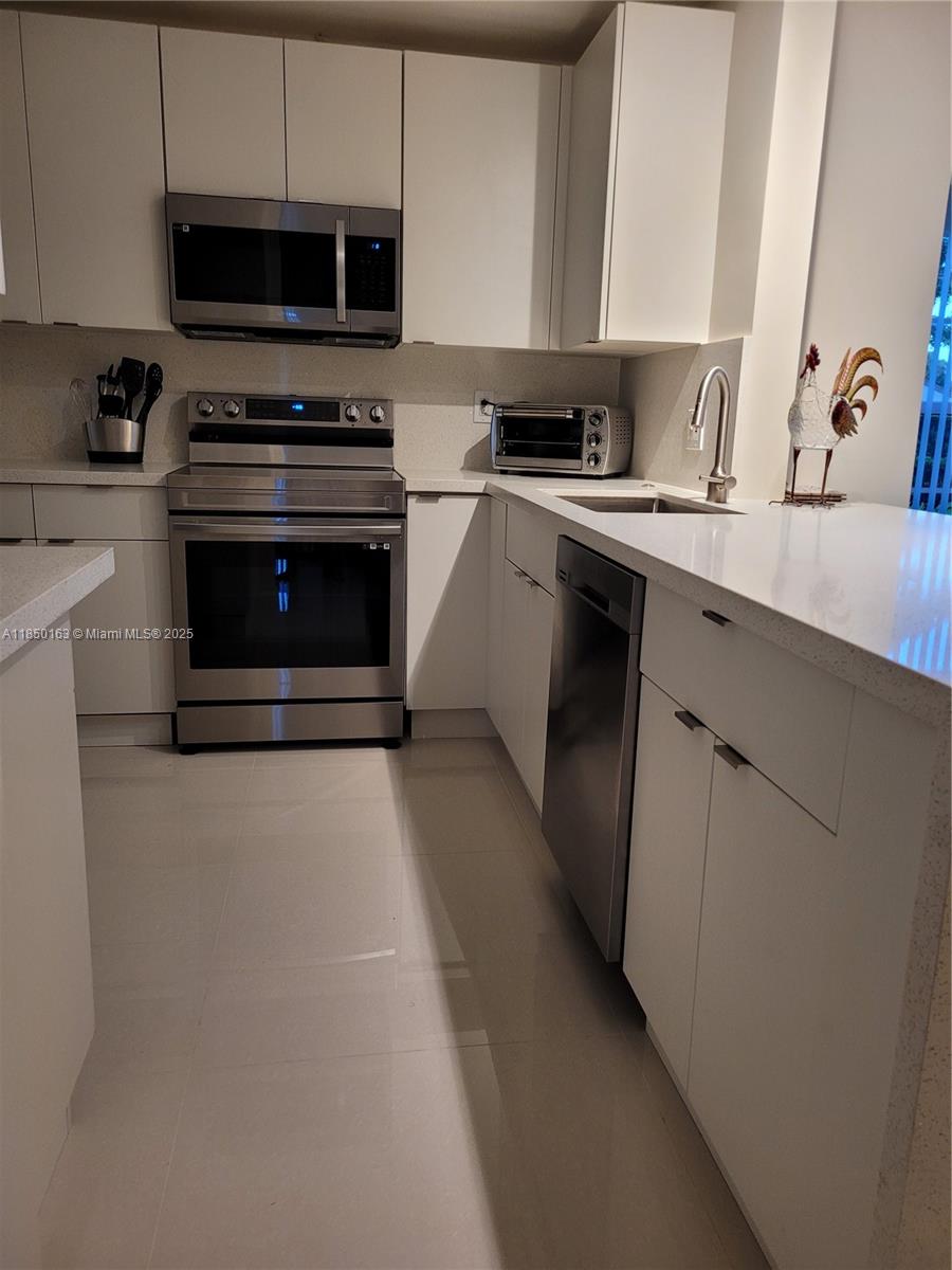 ARROWHEAD CONDO NO VIII - Residential Lease