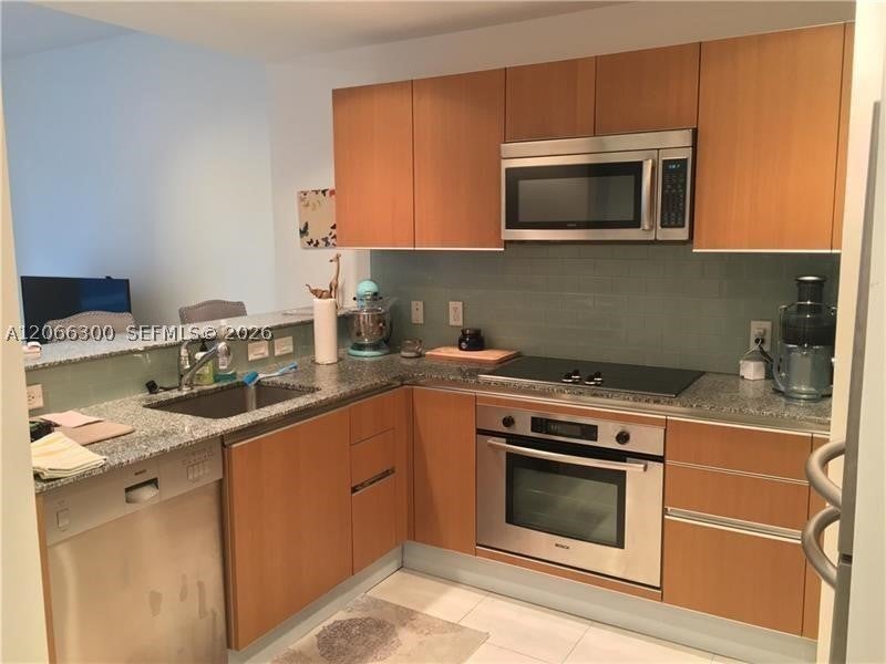 1050 Brickell Ave 2322