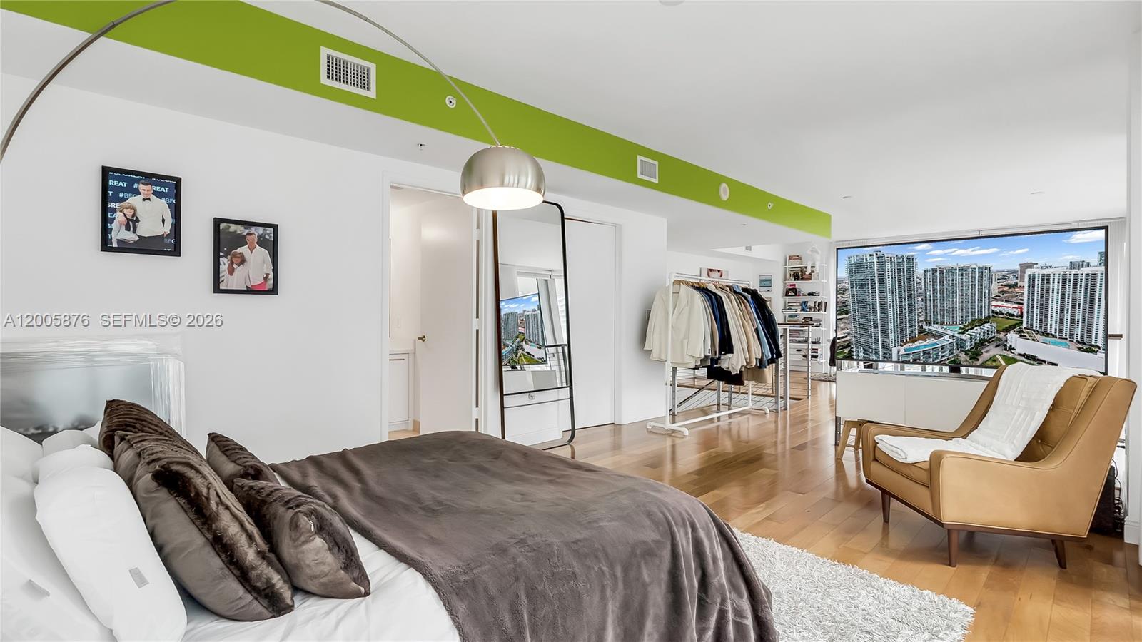 IVY CONDO - Residential