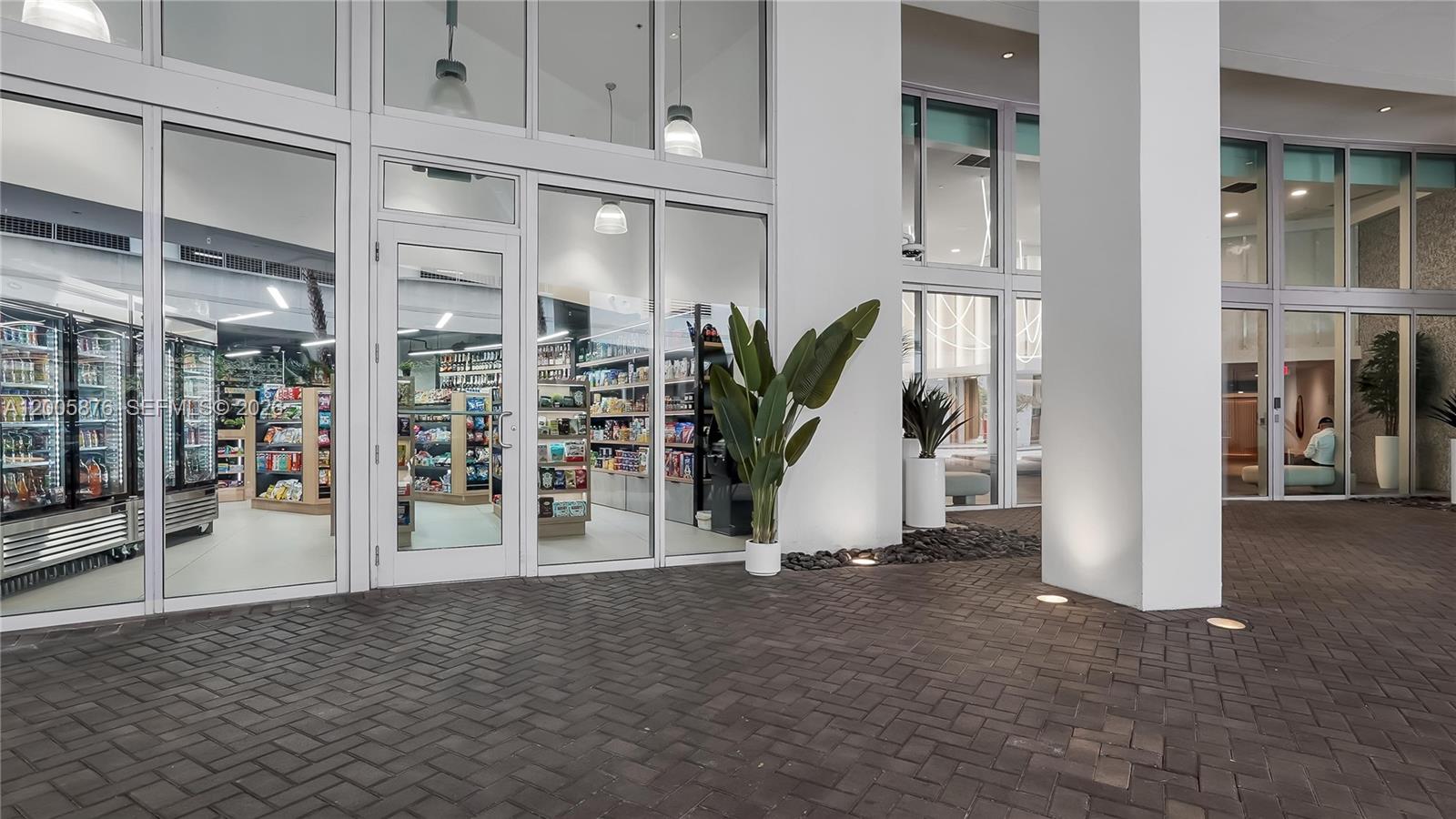 IVY CONDO - Residential