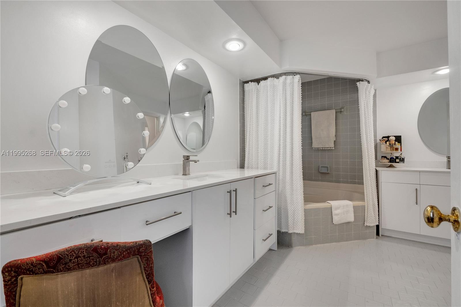 RIVER RUN - Residential