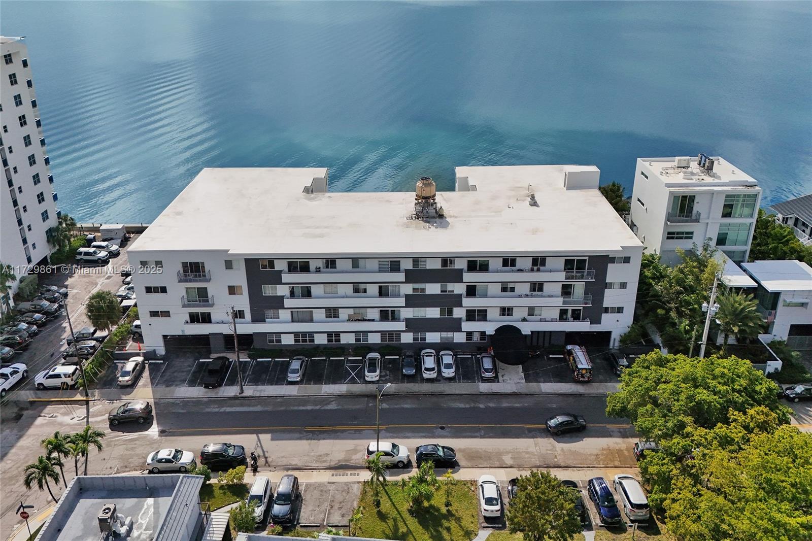 1880 S Treasure Dr 3D, North Bay Village, Miami-Dade County, Florida - 3 Bedrooms  
2 Bathrooms - 