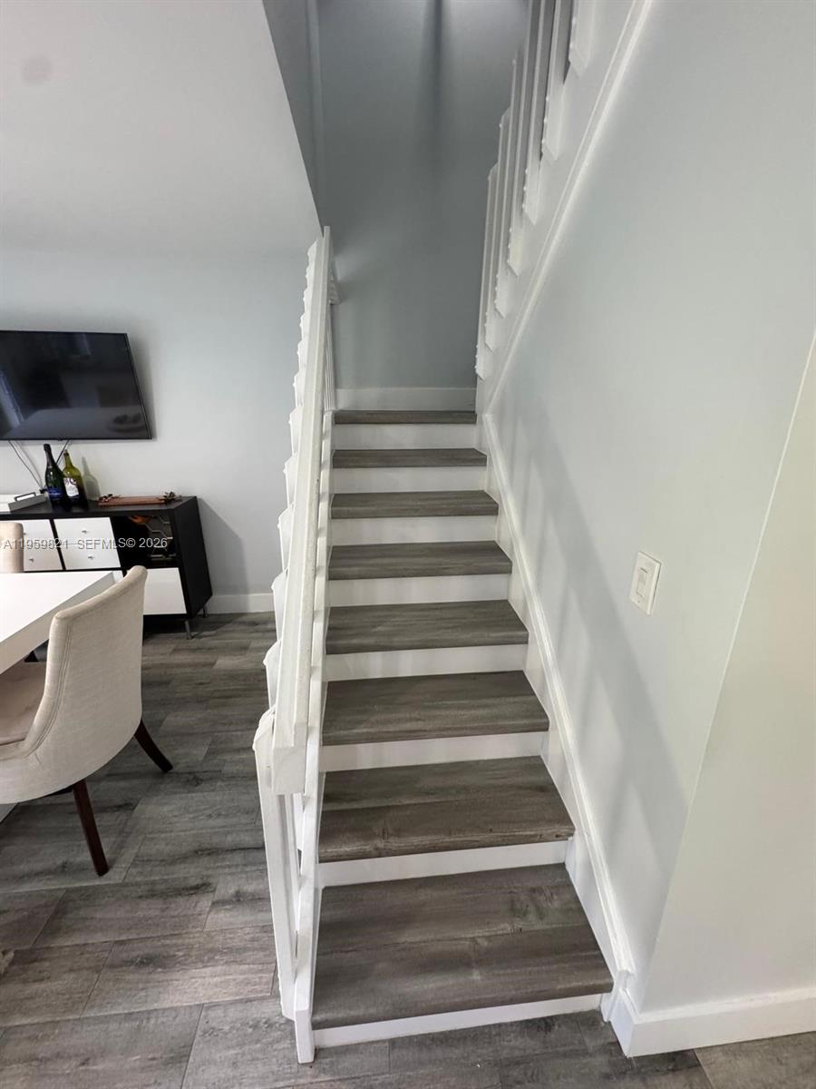 TOWNHOMES OF MONTEREY - Residential