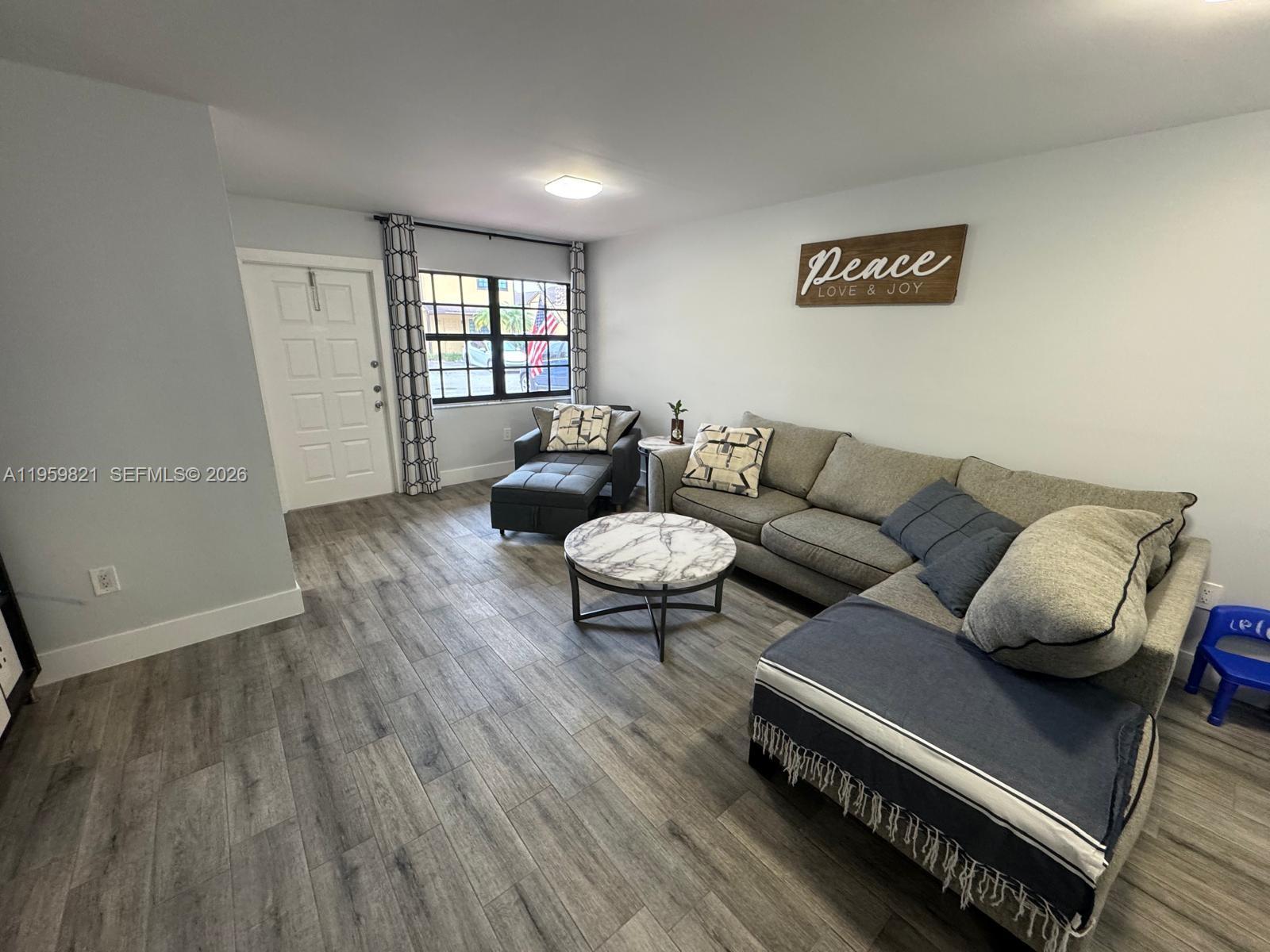 TOWNHOMES OF MONTEREY - Residential