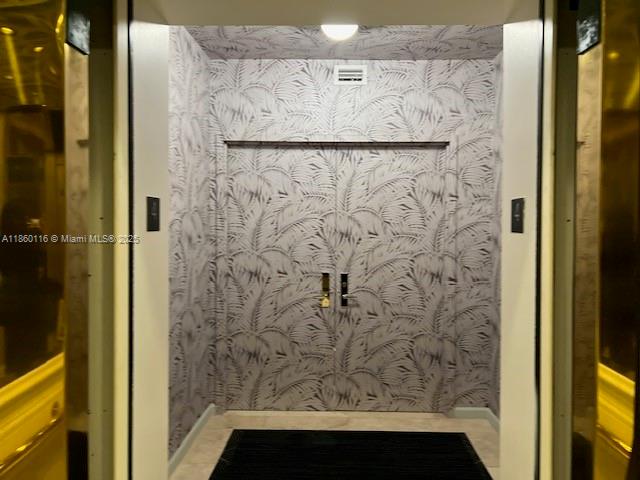10 Edgewater Dr 4H