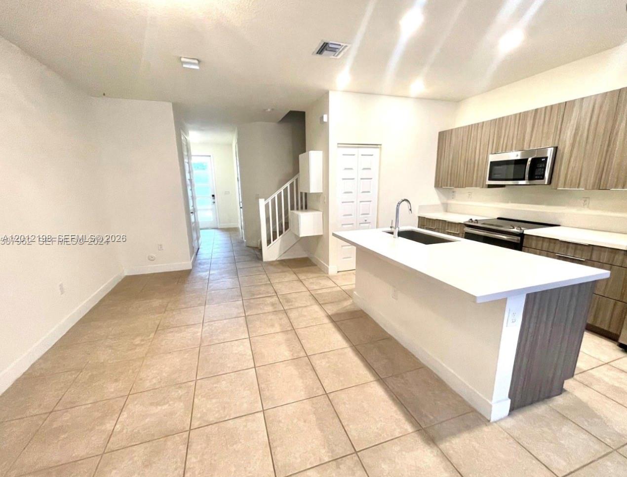 DUNNWOODY LAKE - Residential Lease