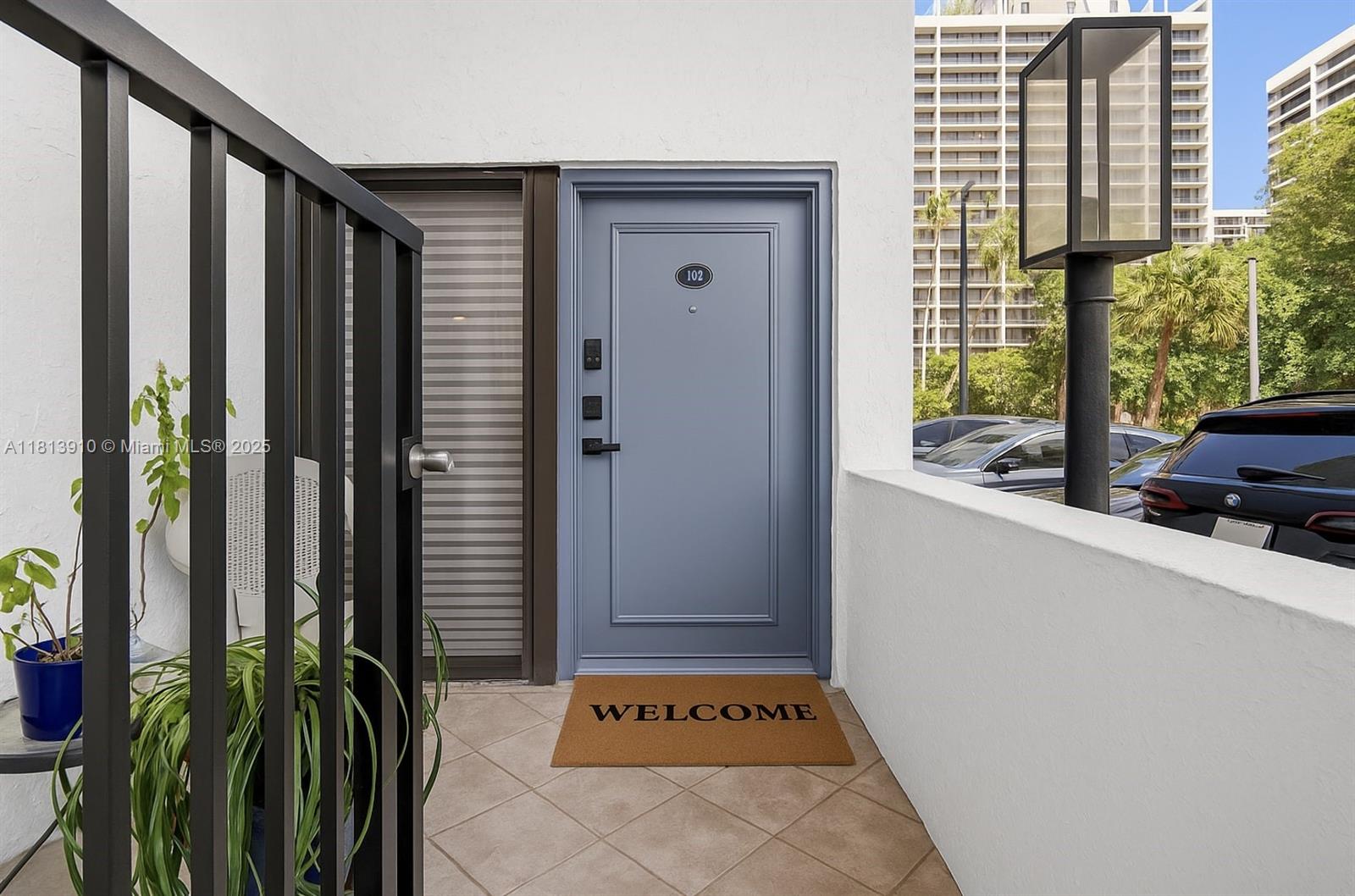 2715 Tigertail Ave 102