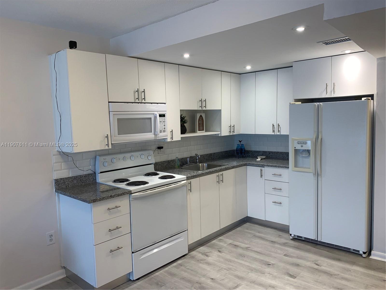 VISTA ALEGRE CONDO - Residential Lease