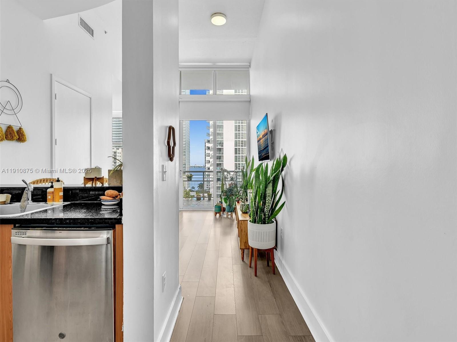 EDGEWATER LOFTS CONDO - Residential Lease