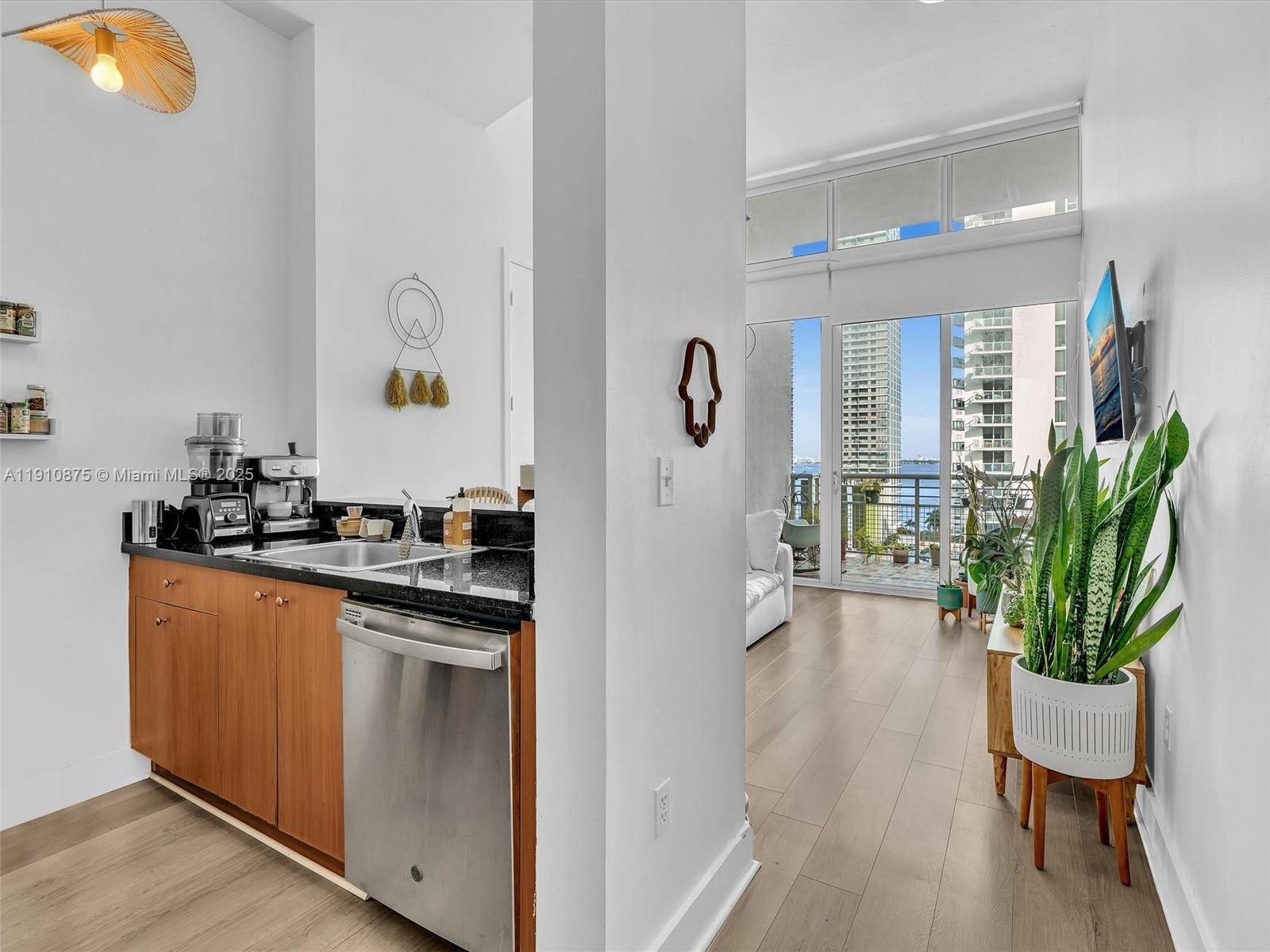 EDGEWATER LOFTS CONDO - Residential Lease