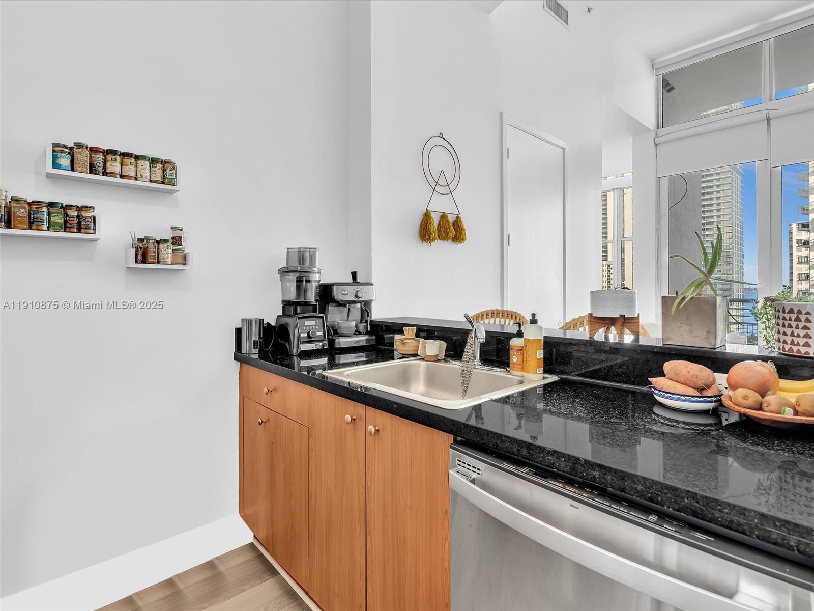 EDGEWATER LOFTS CONDO - Residential Lease