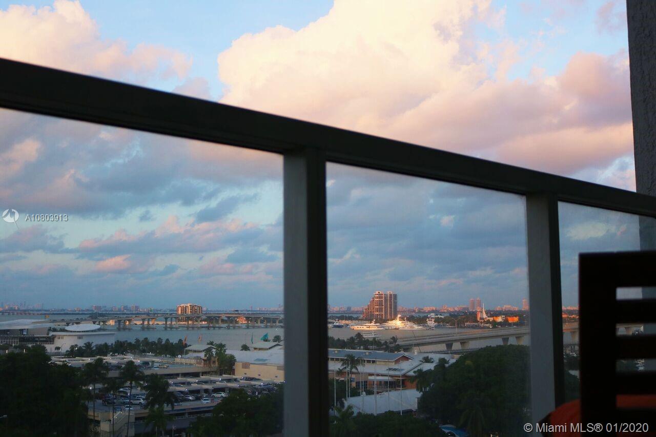 Breathtaking unit! Spacious, clean and modern sporting real hardwood floors throughout, 9' ceilings, a sparkling stainless steel and granite kitchen, huge walk-in closets, laundry inside the unit, a spa-like bathroom blanketed in marble and a fantastic open floor plan perfect for entertaining. Absolutely stunning day and night time views from the balcony overlooking Biscayne Bay with South Beach in the distance! Viscayne is spectacular and full service with 24/7 concierge, three pools, spa, gym and more. Assigned parking space included and two weeks free rent with great credit. Easy to show, call today.