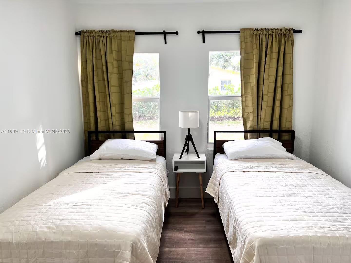 BOWLING GREEN EXTENSION - Residential Lease