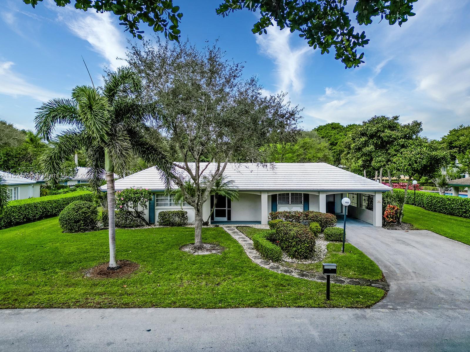 Property for Sale at 803 E Cypress Ln Ln V-51, Pompano Beach, Broward County, Florida - Bedrooms: 3 
Bathrooms: 3  - $475,000