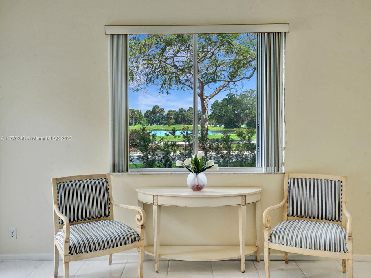 HOLLYWOOD LAKES COUNTRY C - Residential