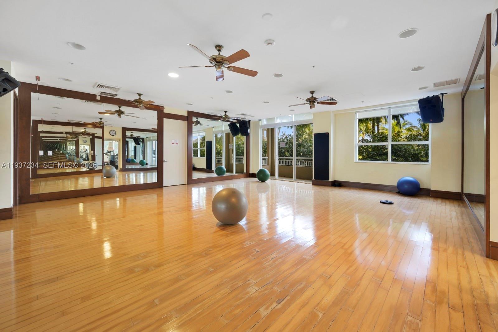 TURNBERRY ON THE GREEN CO - Residential