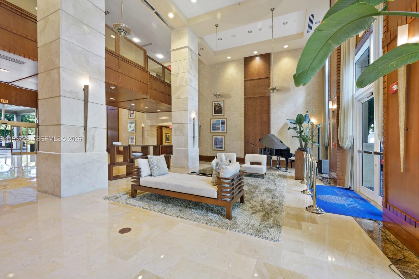 19501 W Country Club Dr 2206