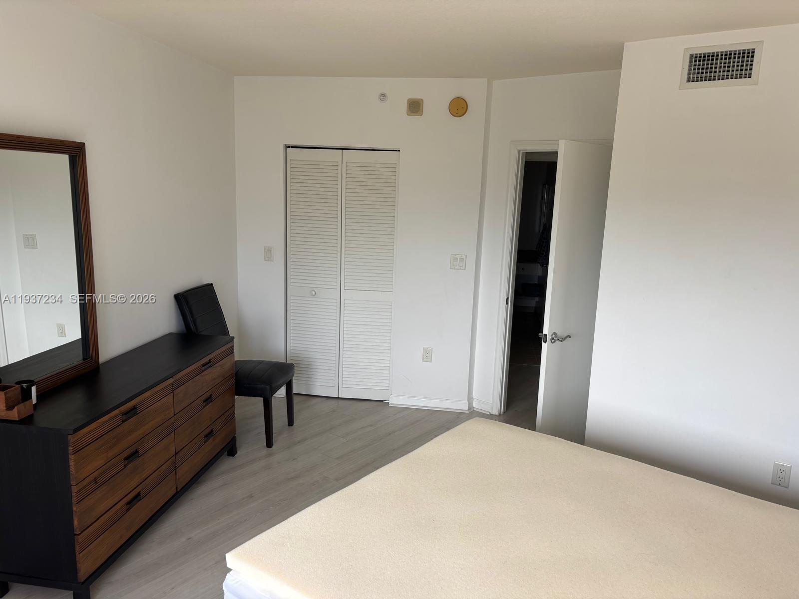 TURNBERRY ON THE GREEN CO - Residential