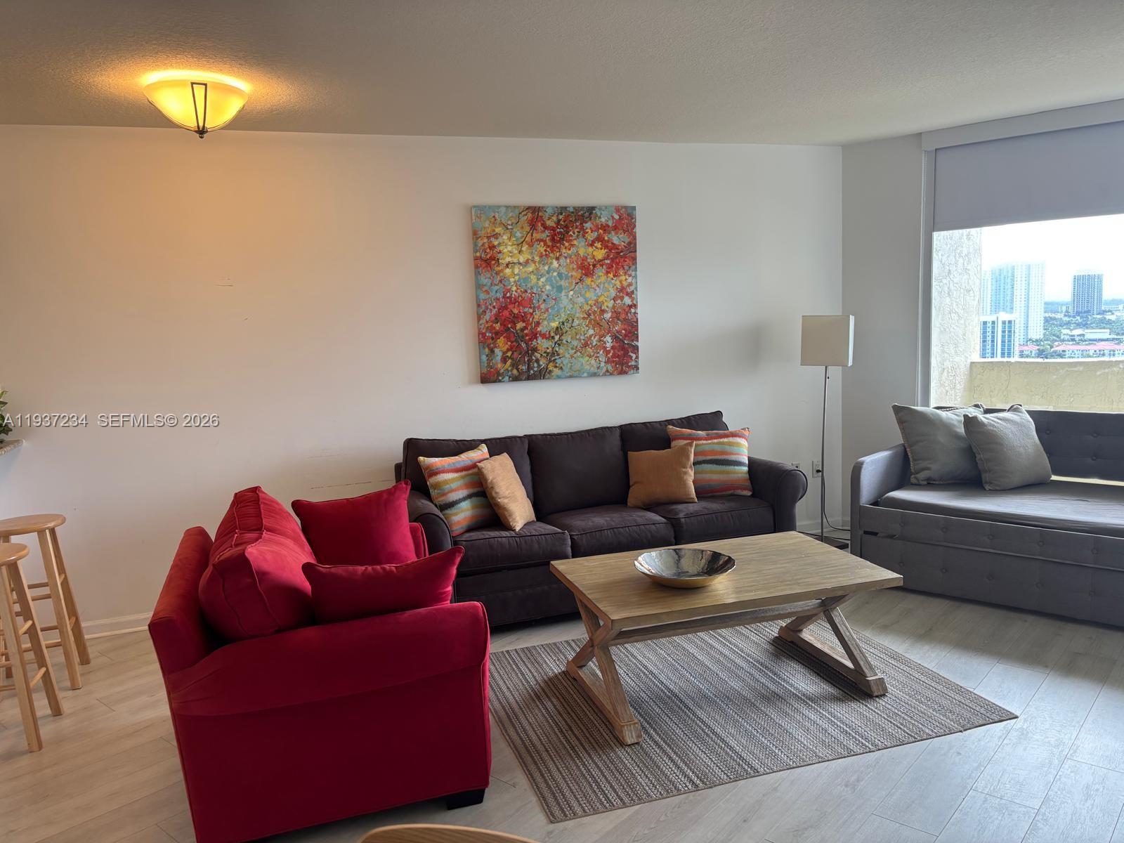 TURNBERRY ON THE GREEN CO - Residential