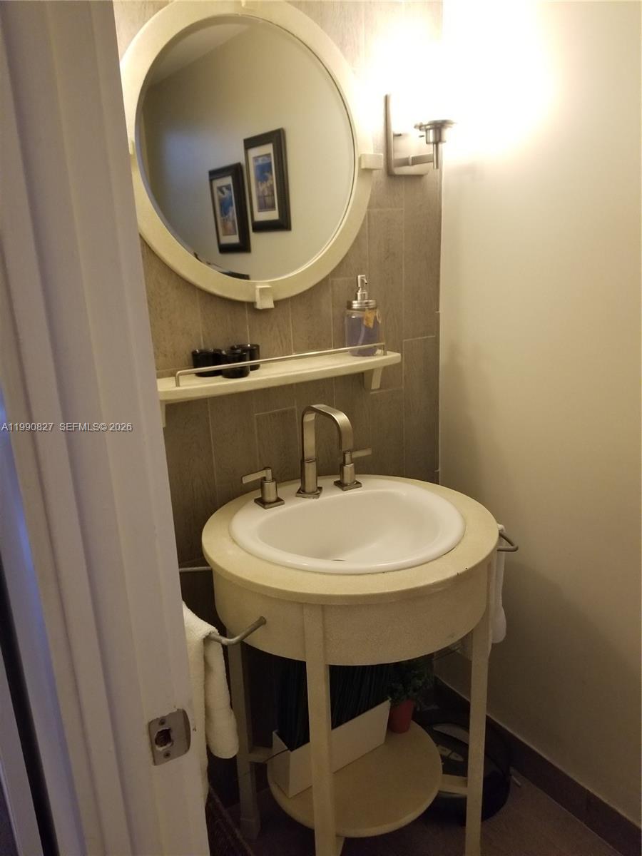 THE ATRIUM CONDO - Residential