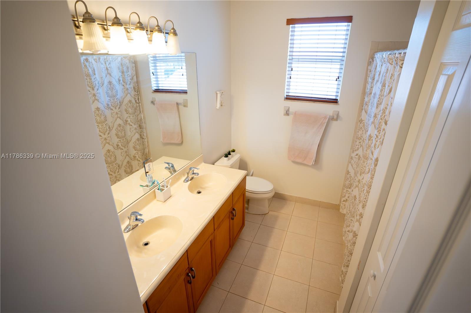 SUNSET FALLS PLAT 1 - Residential