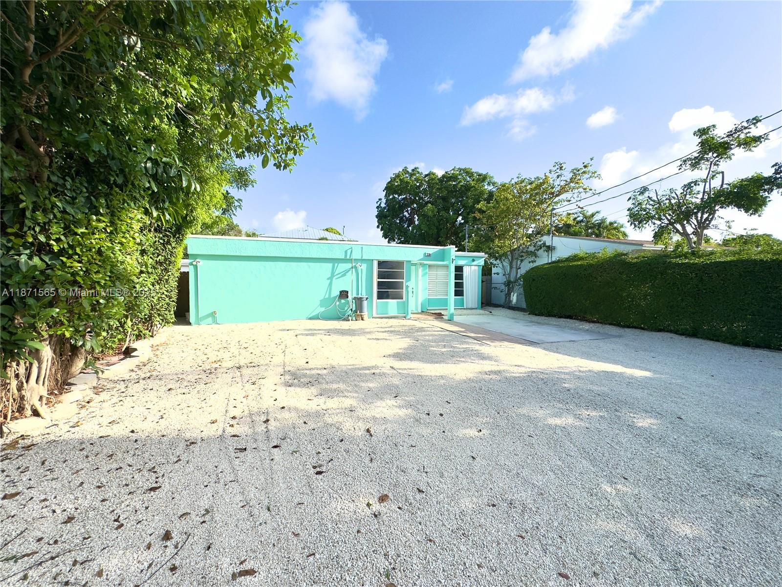 Updated Long-term rental featuring 3BD/1BA home at 23 Snapper Ave, Key Largo! Ground level home, Bright open layout with fresh paint, new kitchen & bath upgrades, and additional space for entertaining. Fenced backyard with room to relax. Washer/dryer included. Desirable neighborhood with boat ramp, beach, playground & picnic area. Pets OK with approval. $3,200/mo. First, last, security & background check required. Available Sept 15.