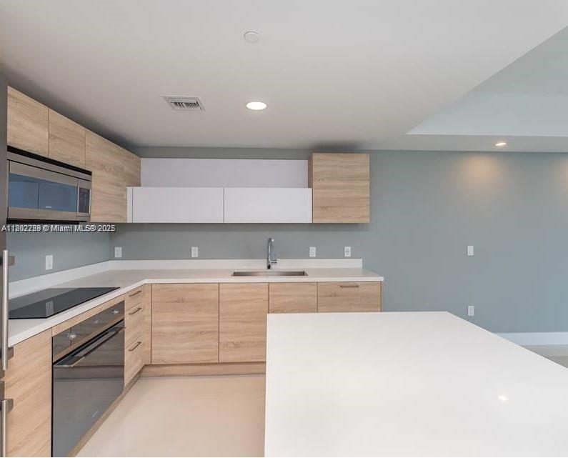 16385 Biscayne Blvd 2103