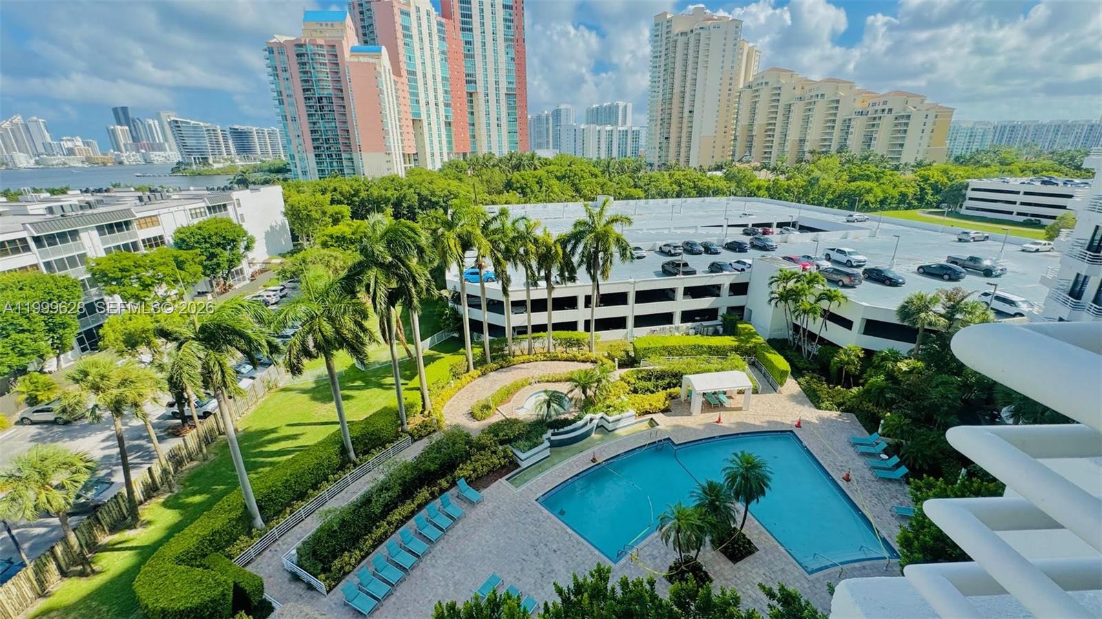 3300 NE 192nd St 814